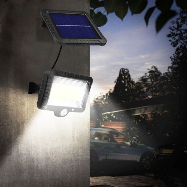 Poza cu Maclean Energy MCE438 Solar LED Floodlight with motion sensor, IP44, 5W, 400lm, 6000K cold white, lithium battery 1300 mAh, 5.5V DC