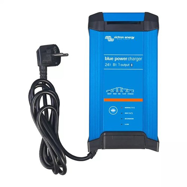 Poza cu Victron Energy Blue Smart IP22 Charger 24/8(1) 230V CEE 7/7 (BPC240842002)
